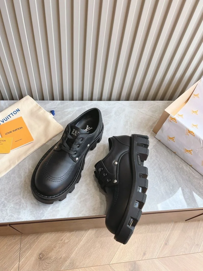 Louis Vuitton Low Shoes Seasonal 31599