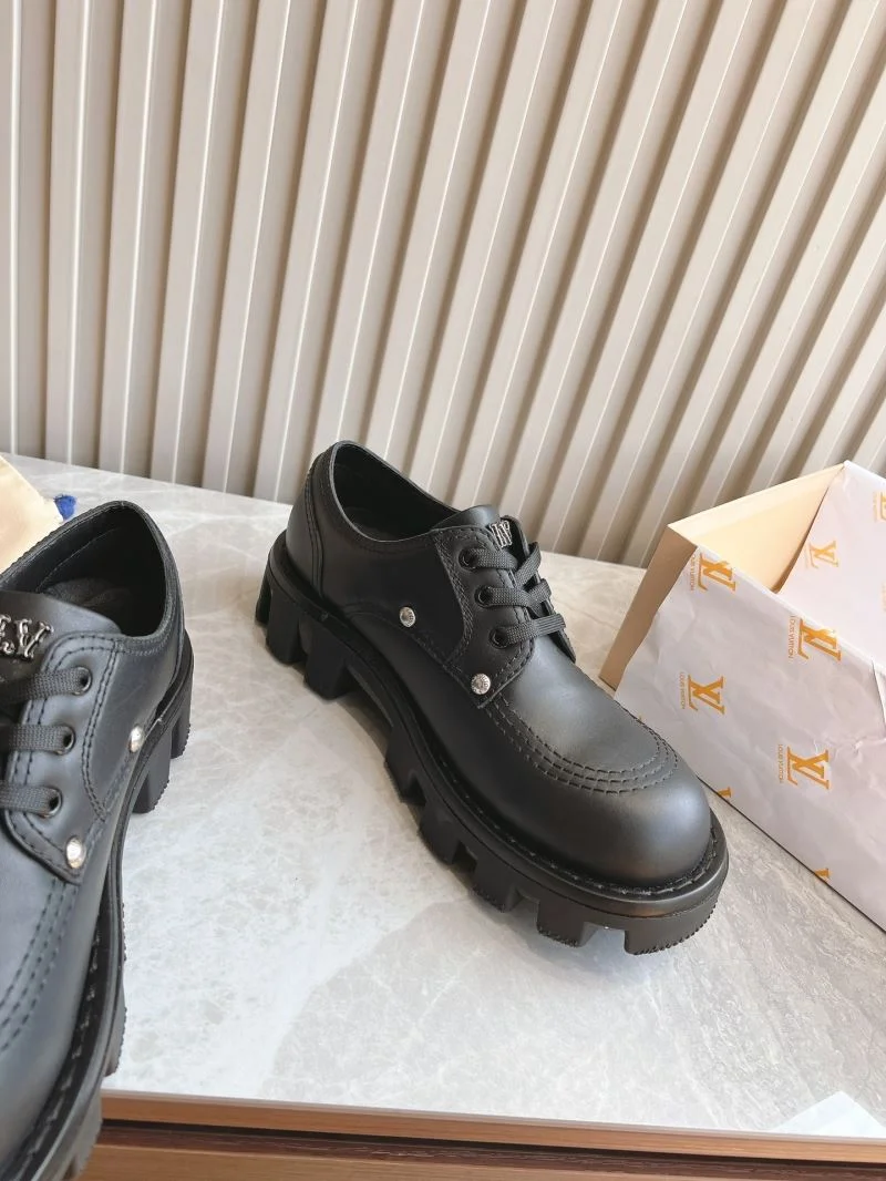 Louis Vuitton Low Shoes Seasonal 31599