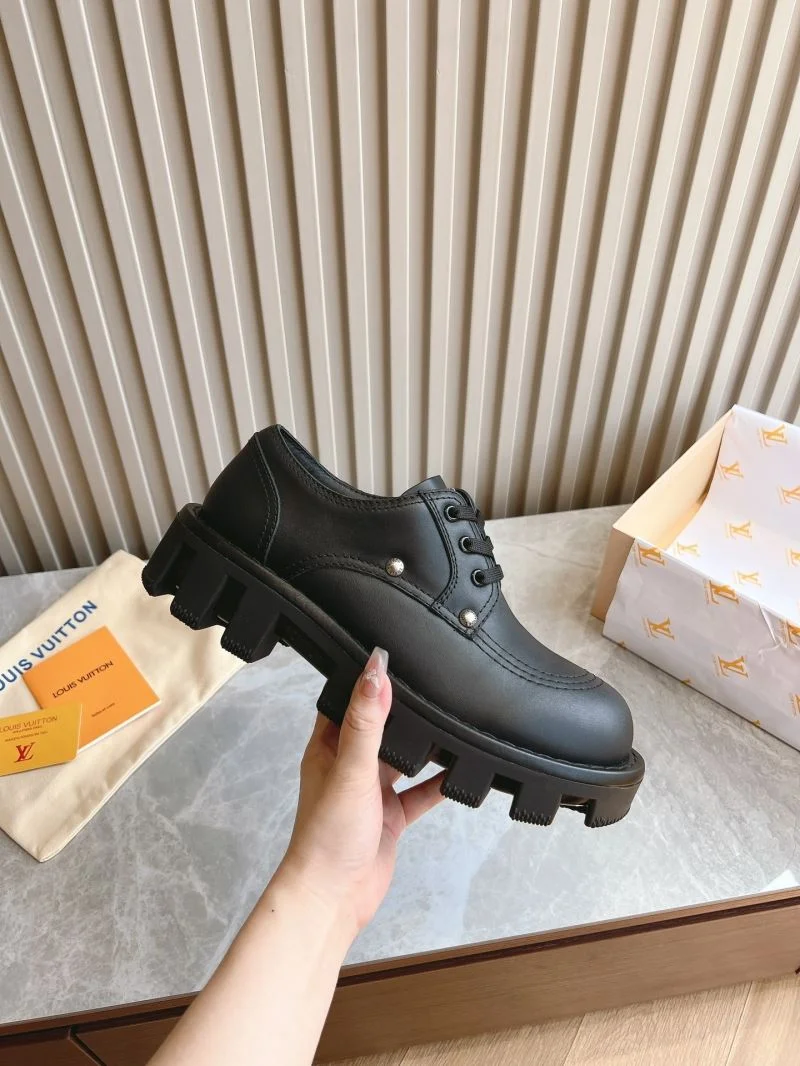 Louis Vuitton Low Shoes Seasonal 31599