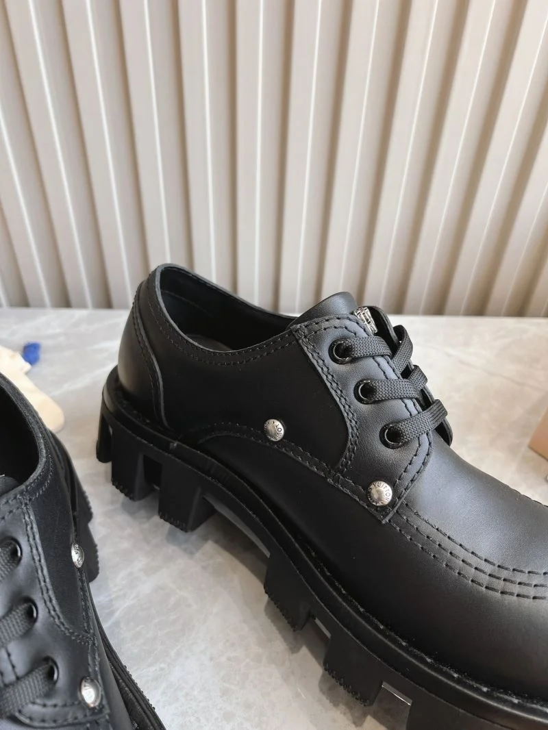 Louis Vuitton Low Shoes Seasonal 31599