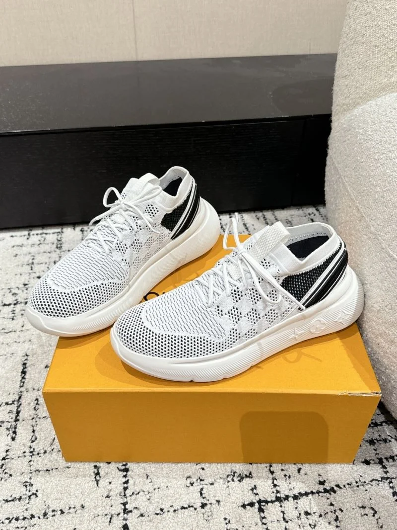 Louis Vuitton Low Shoes WaterResistant 32337