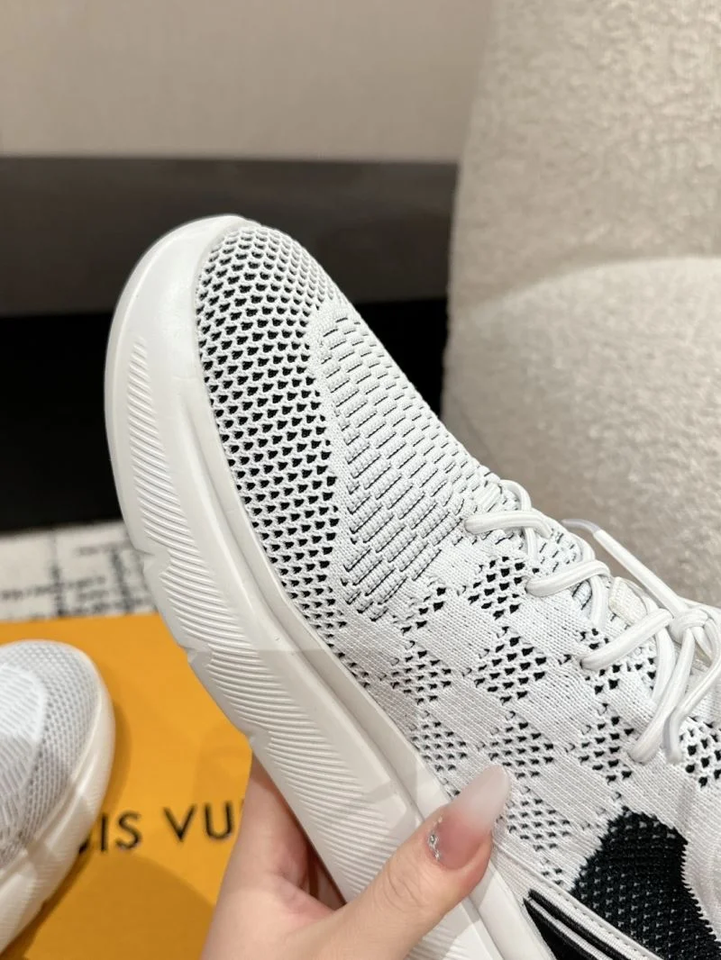 Louis Vuitton Low Shoes WaterResistant 32337