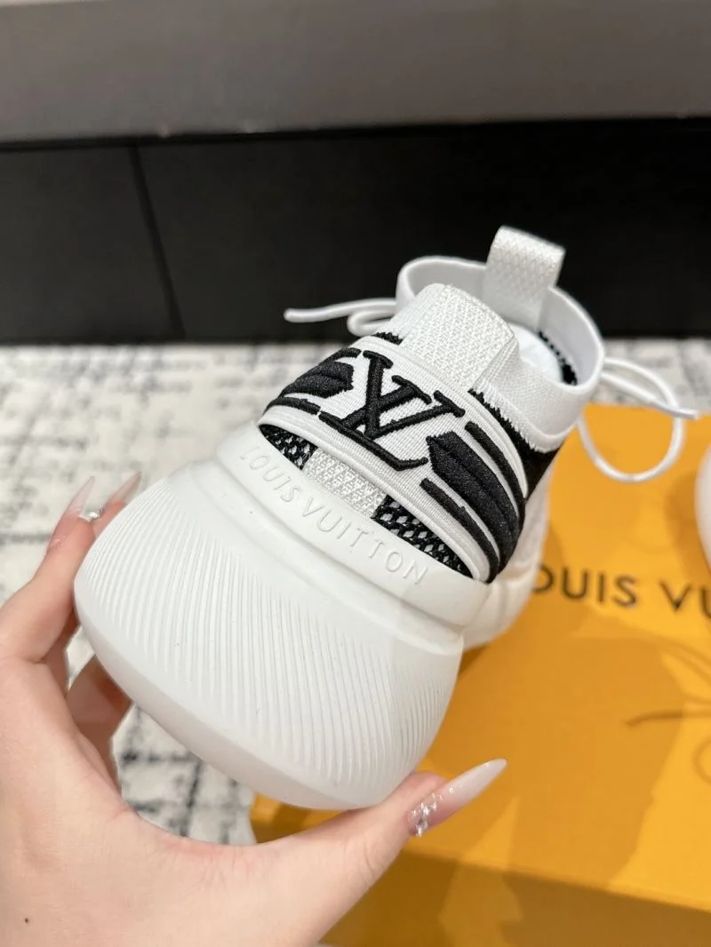 Louis Vuitton Low Shoes WaterResistant 32337
