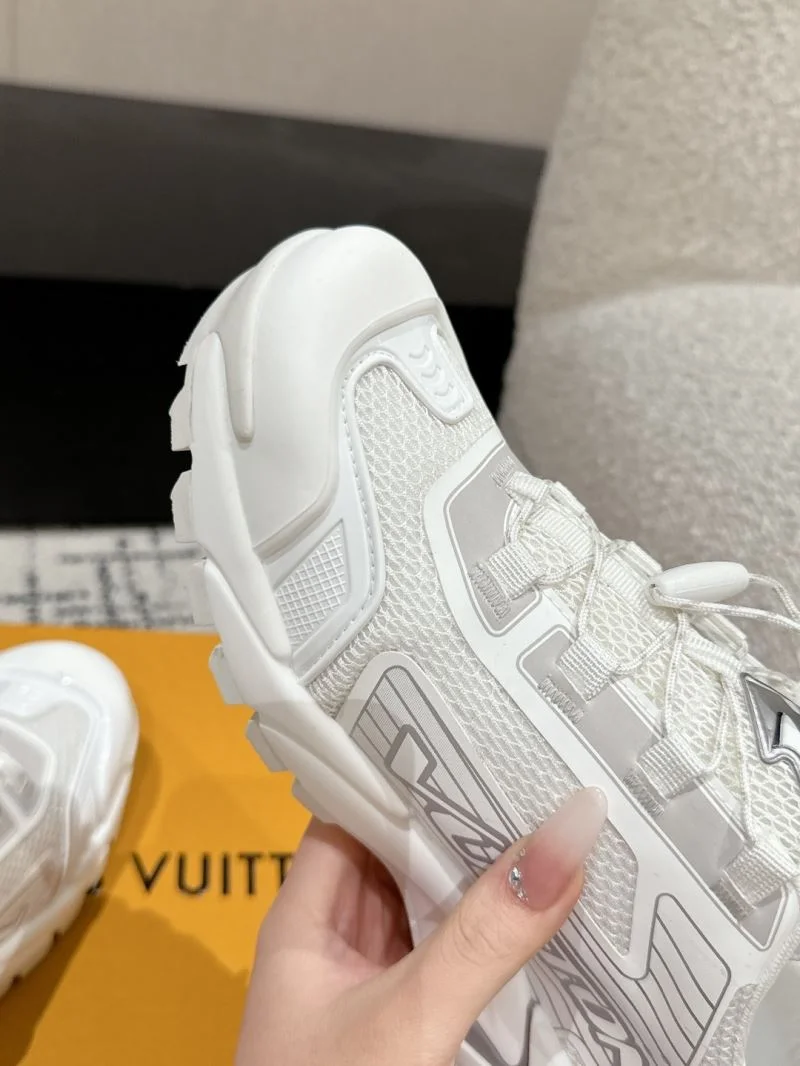 Louis Vuitton Low Shoes Stylish 32338
