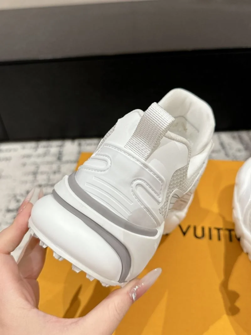 Louis Vuitton Low Shoes Stylish 32338