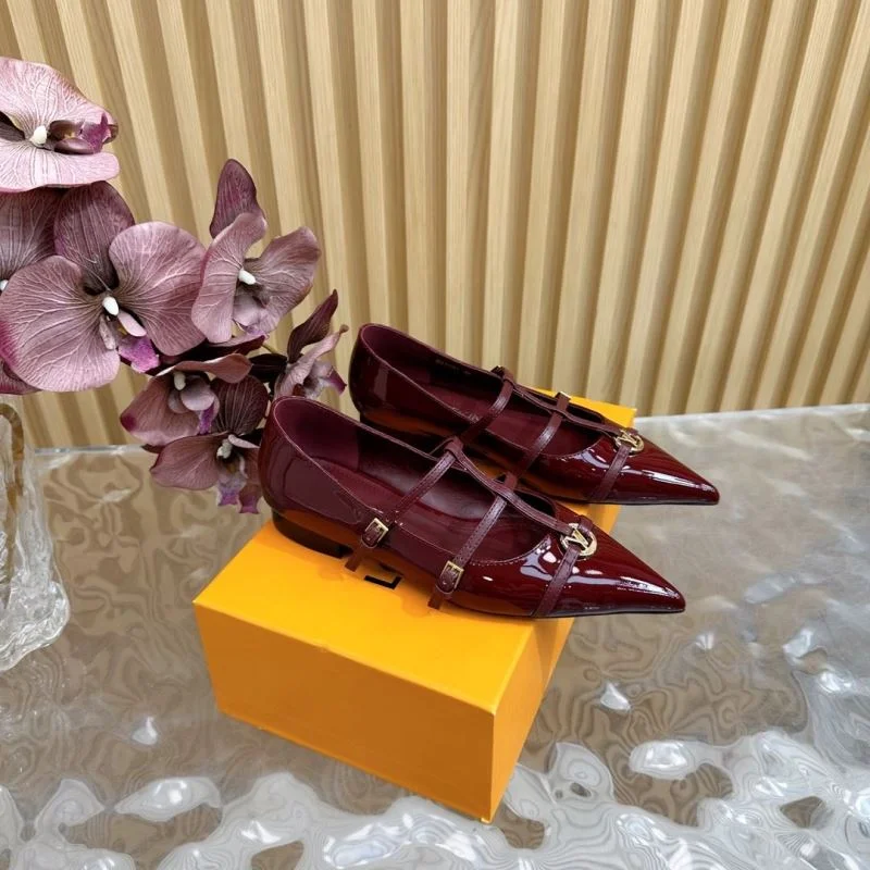 WeatherProof Louis Vuitton Low Shoes 32335