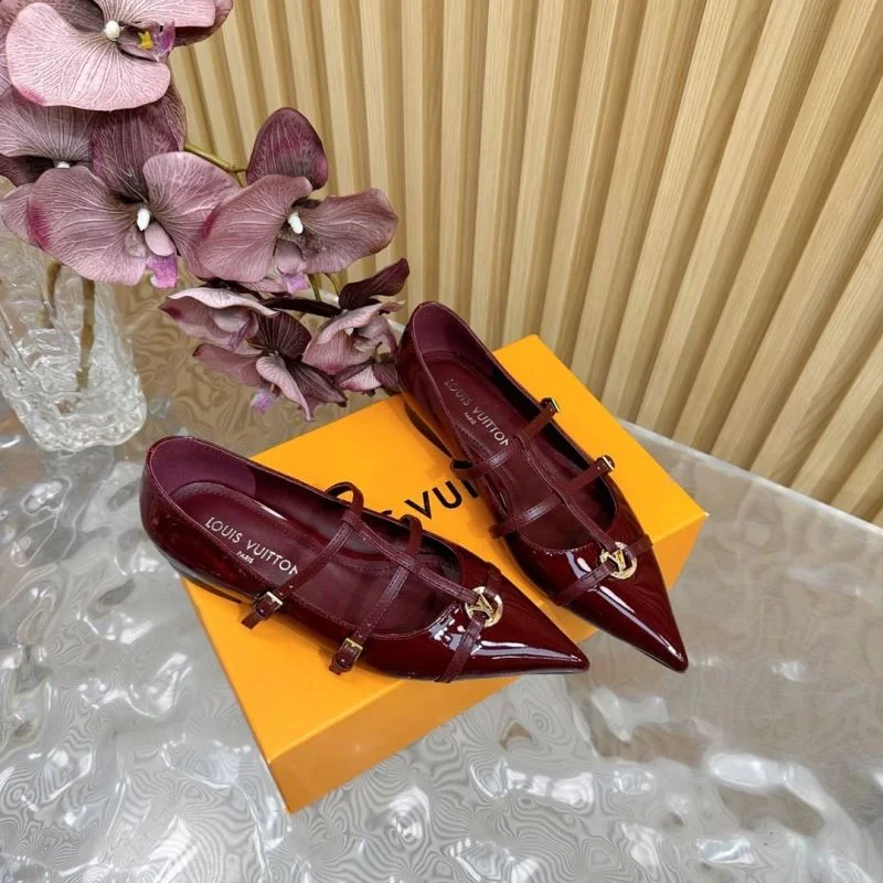 WeatherProof Louis Vuitton Low Shoes 32335