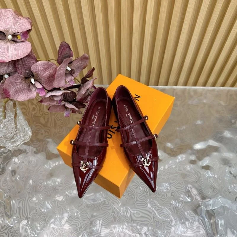 WeatherProof Louis Vuitton Low Shoes 32335