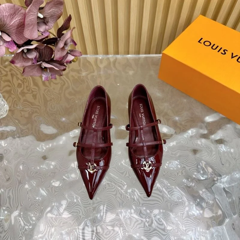 WeatherProof Louis Vuitton Low Shoes 32335