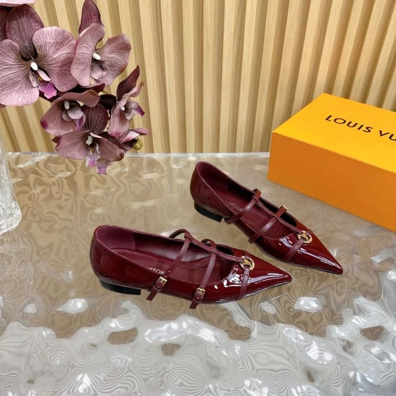 WeatherProof Louis Vuitton Low Shoes 32335