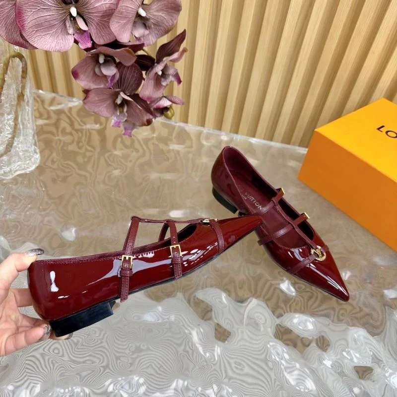 WeatherProof Louis Vuitton Low Shoes 32335