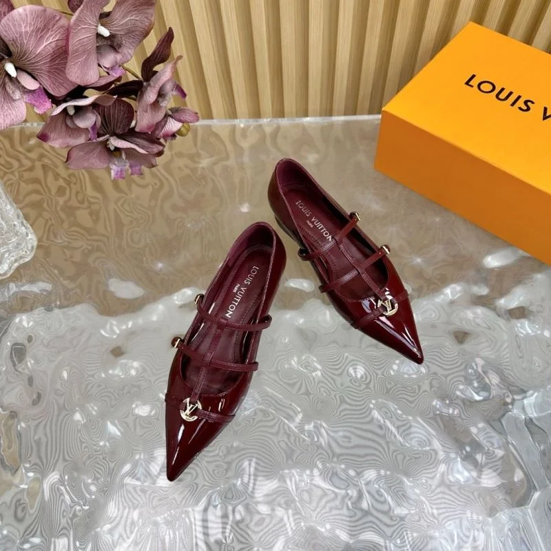 WeatherProof Louis Vuitton Low Shoes 32335