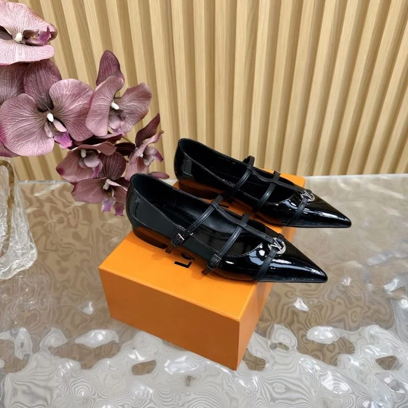 Original Louis Vuitton Low Shoes 32339
