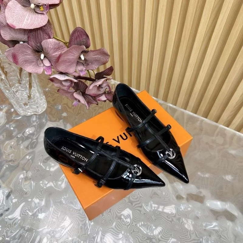 Original Louis Vuitton Low Shoes 32339