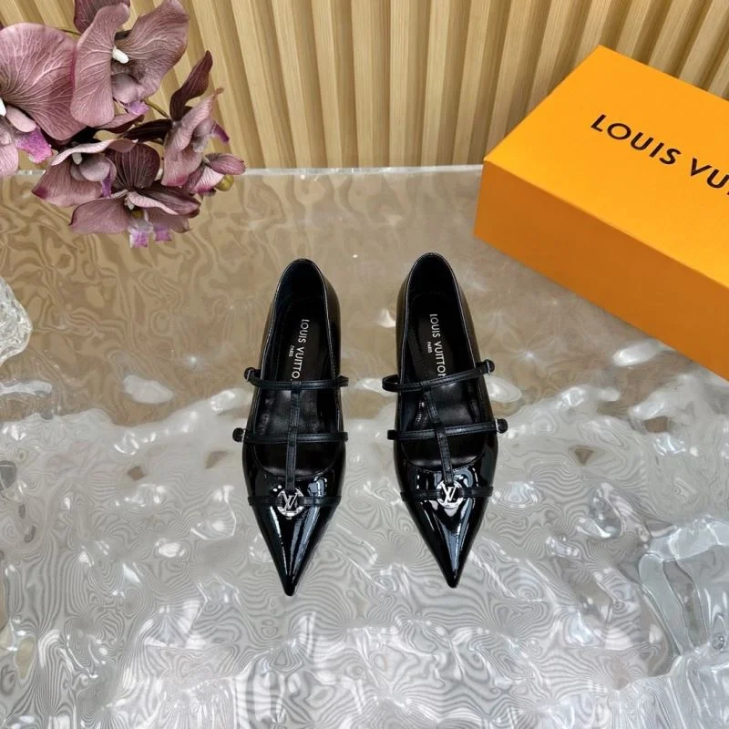 Original Louis Vuitton Low Shoes 32339