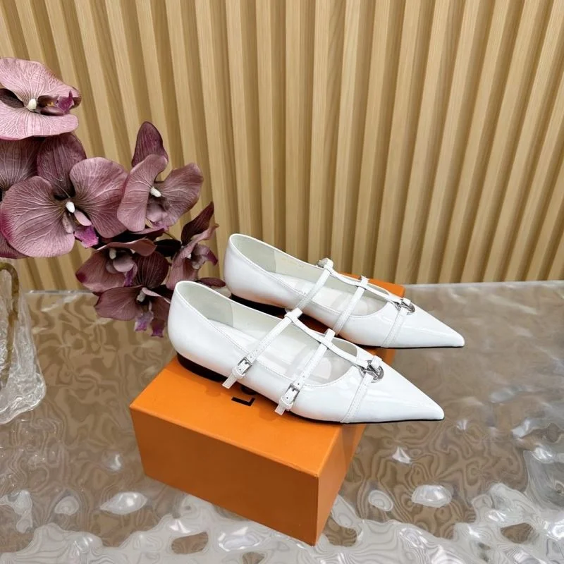 SunProtective Louis Vuitton Low Shoes 32340