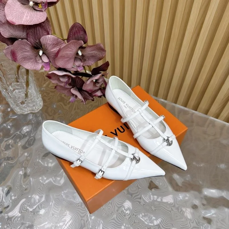 SunProtective Louis Vuitton Low Shoes 32340