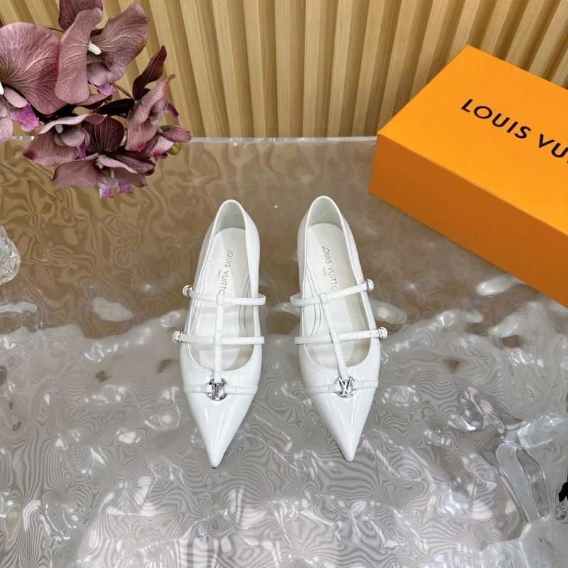 SunProtective Louis Vuitton Low Shoes 32340