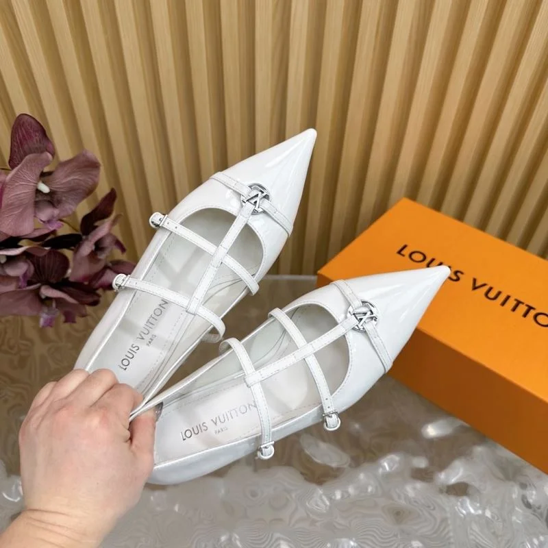 SunProtective Louis Vuitton Low Shoes 32340