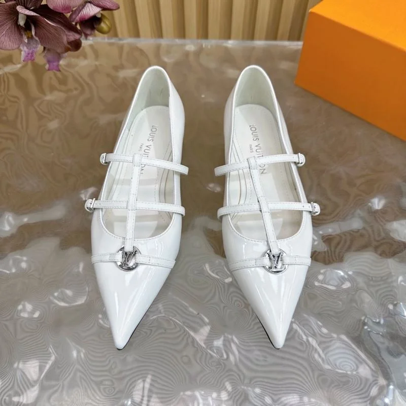 SunProtective Louis Vuitton Low Shoes 32340