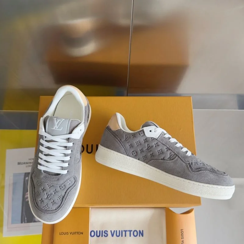 WaterResistant Louis Vuitton Low Shoes 32323