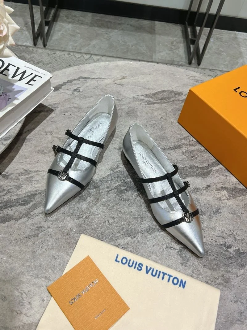 Louis Vuitton Low Shoes Supportive 32315