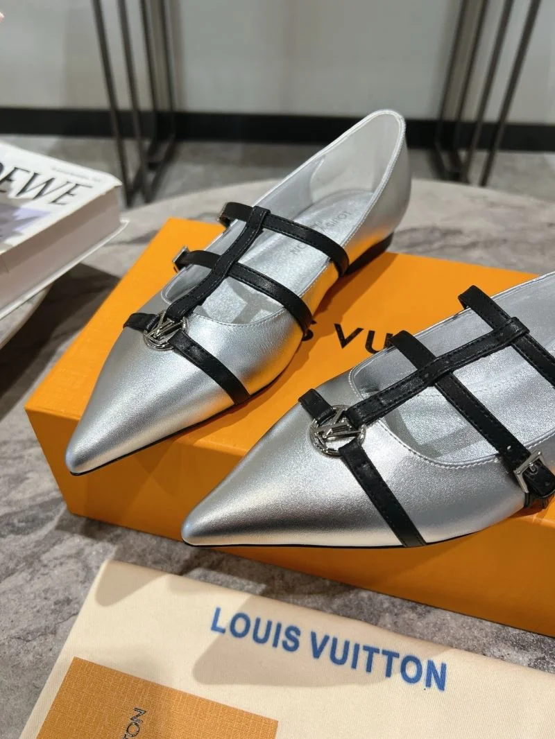 Louis Vuitton Low Shoes Supportive 32315
