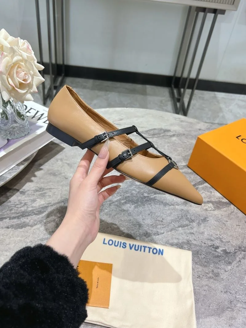 Louis Vuitton Low Shoes Reliable 32322