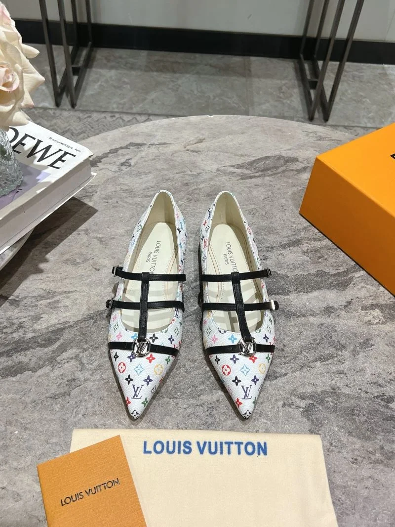 ModernLook Louis Vuitton Low Shoes 32317