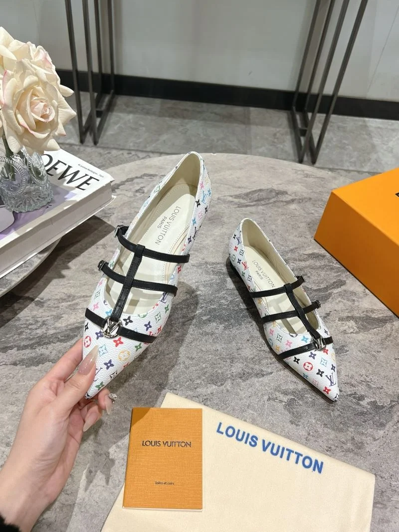 ModernLook Louis Vuitton Low Shoes 32317