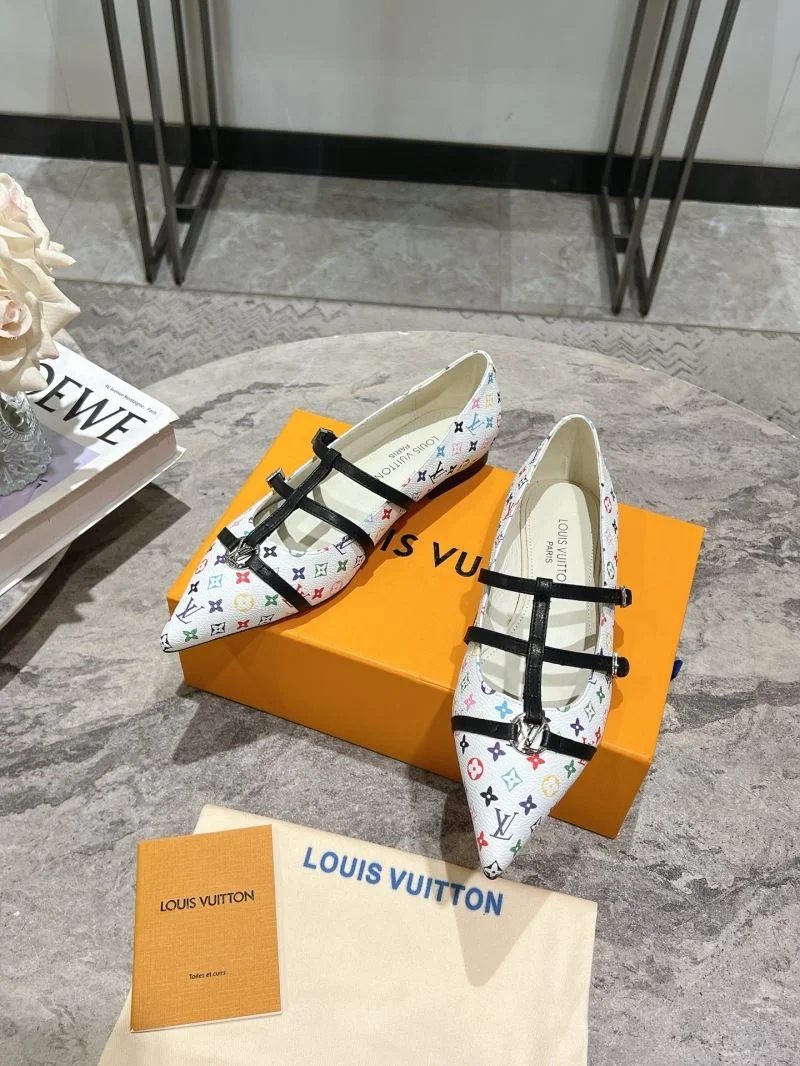 ModernLook Louis Vuitton Low Shoes 32317