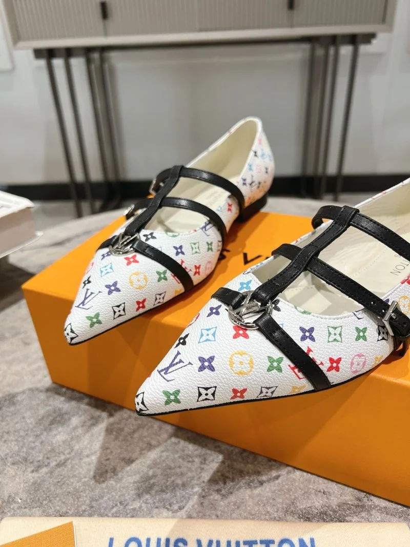 ModernLook Louis Vuitton Low Shoes 32317