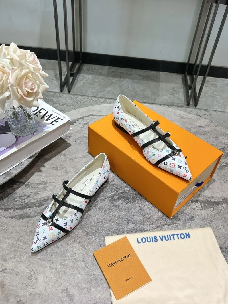 ModernLook Louis Vuitton Low Shoes 32317
