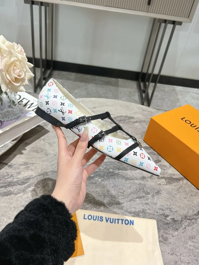 ModernLook Louis Vuitton Low Shoes 32317