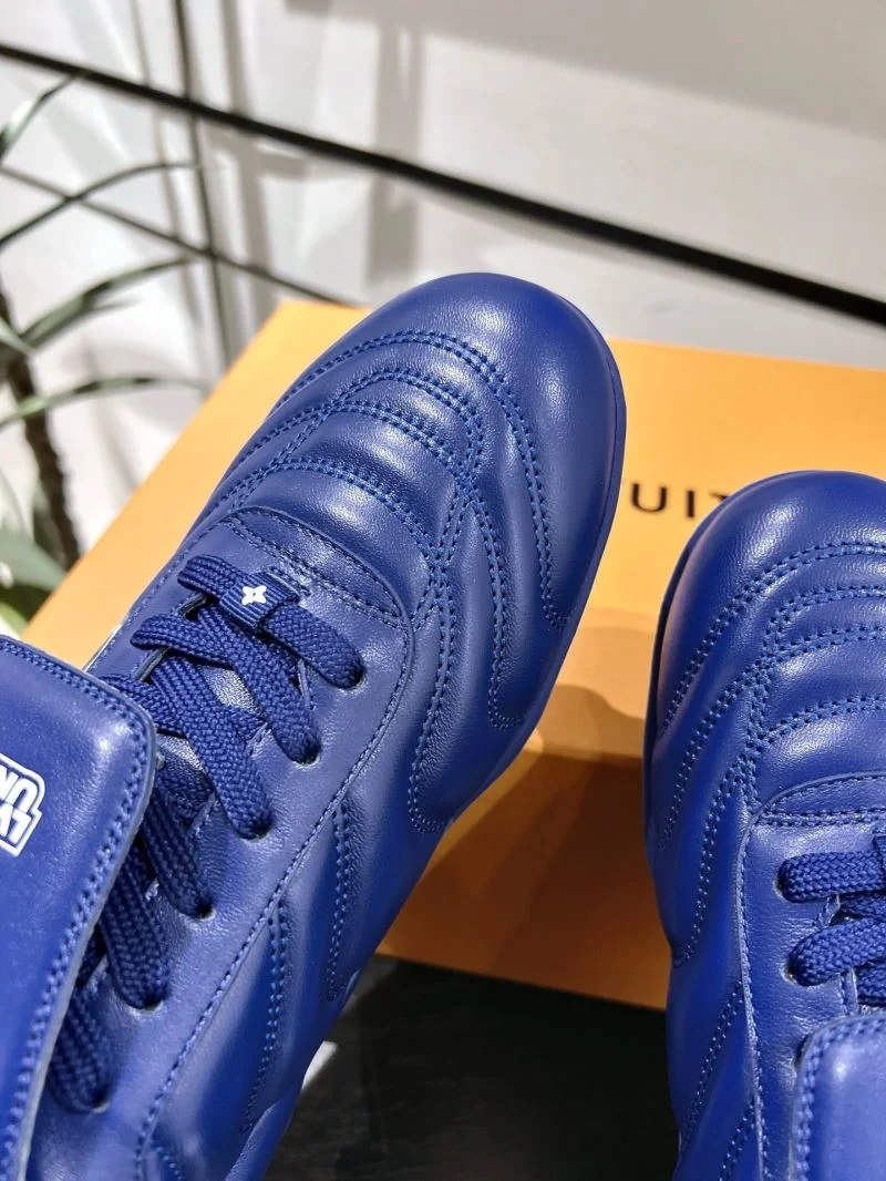 Supportive Louis Vuitton Low Shoes 32311