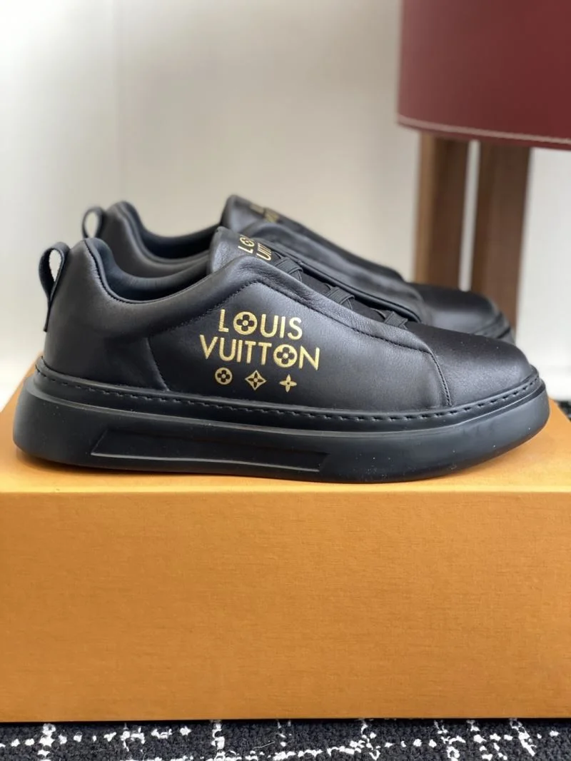 Stretchable Louis Vuitton Low Shoes 32300