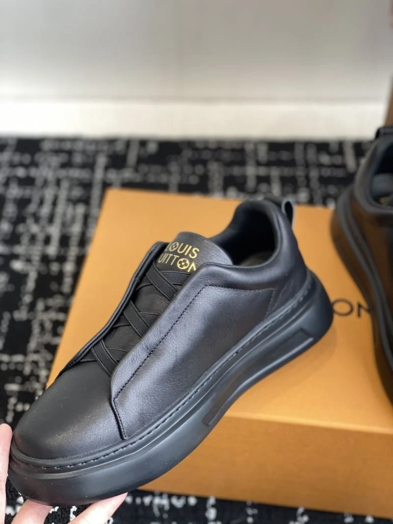 Stretchable Louis Vuitton Low Shoes 32300