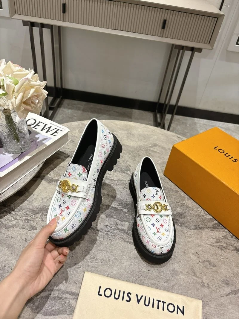 Louis Vuitton Low Shoes Upgraded 32313