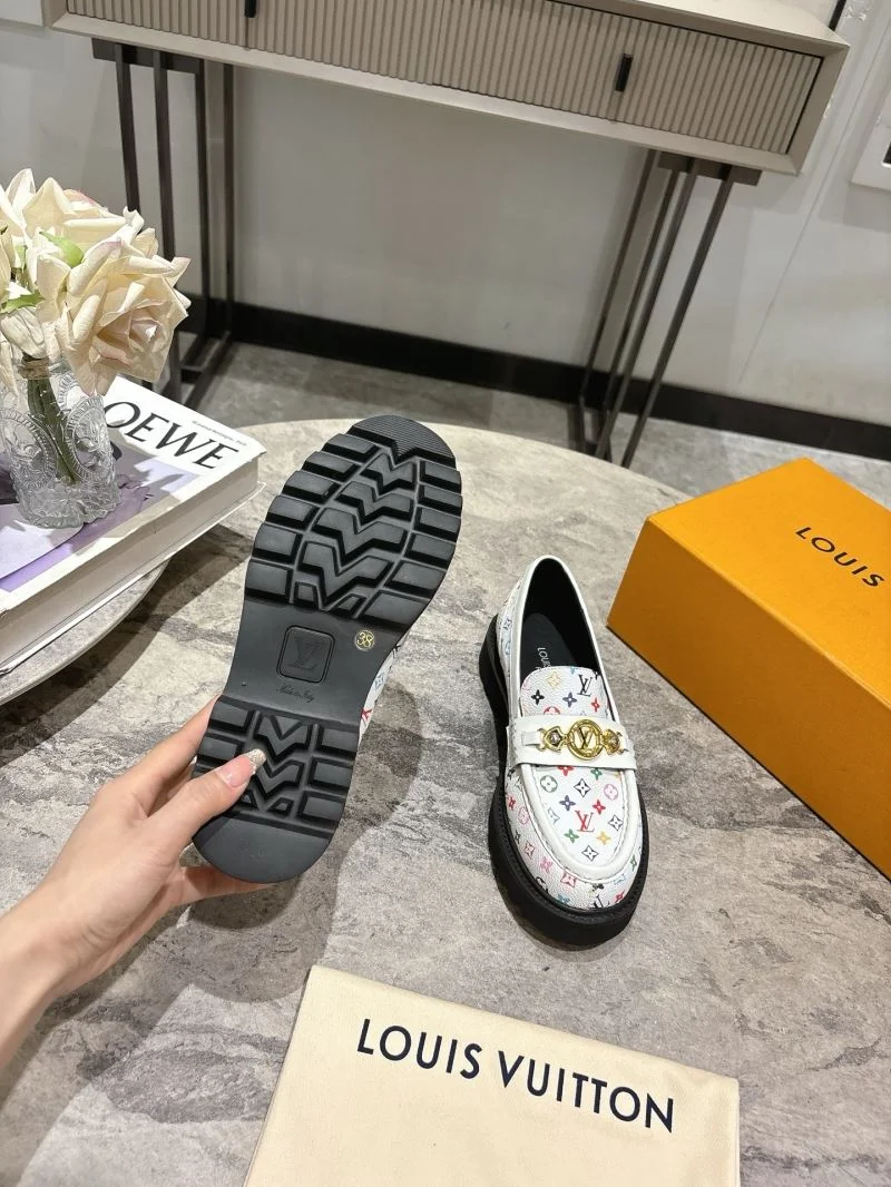 Louis Vuitton Low Shoes Upgraded 32313