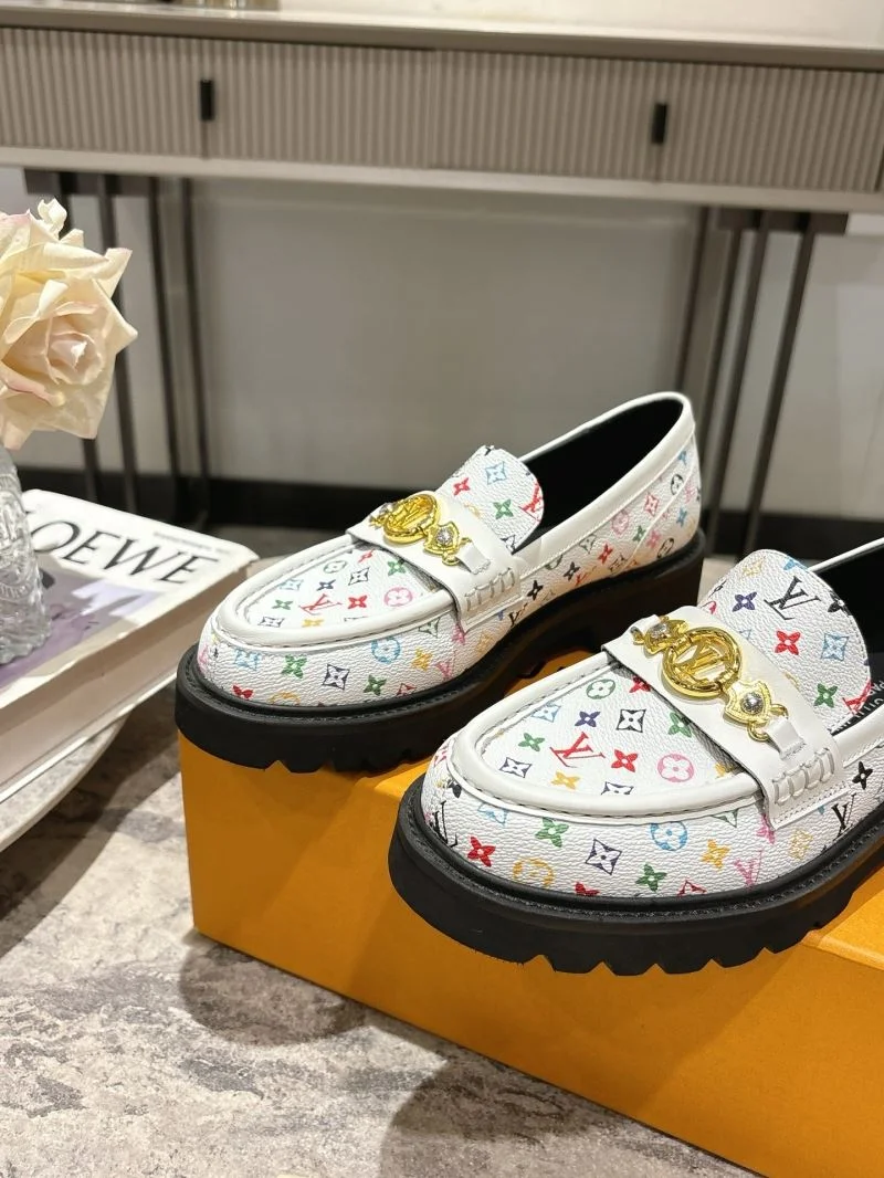 Louis Vuitton Low Shoes Upgraded 32313