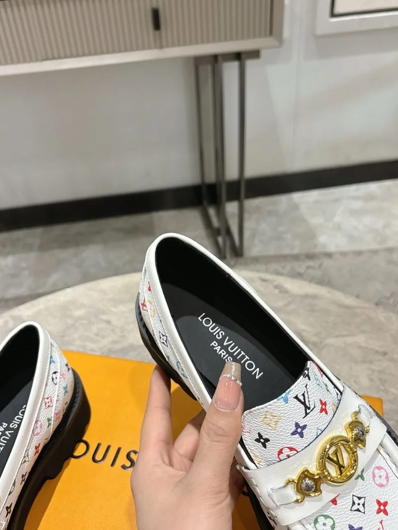 Louis Vuitton Low Shoes Upgraded 32313