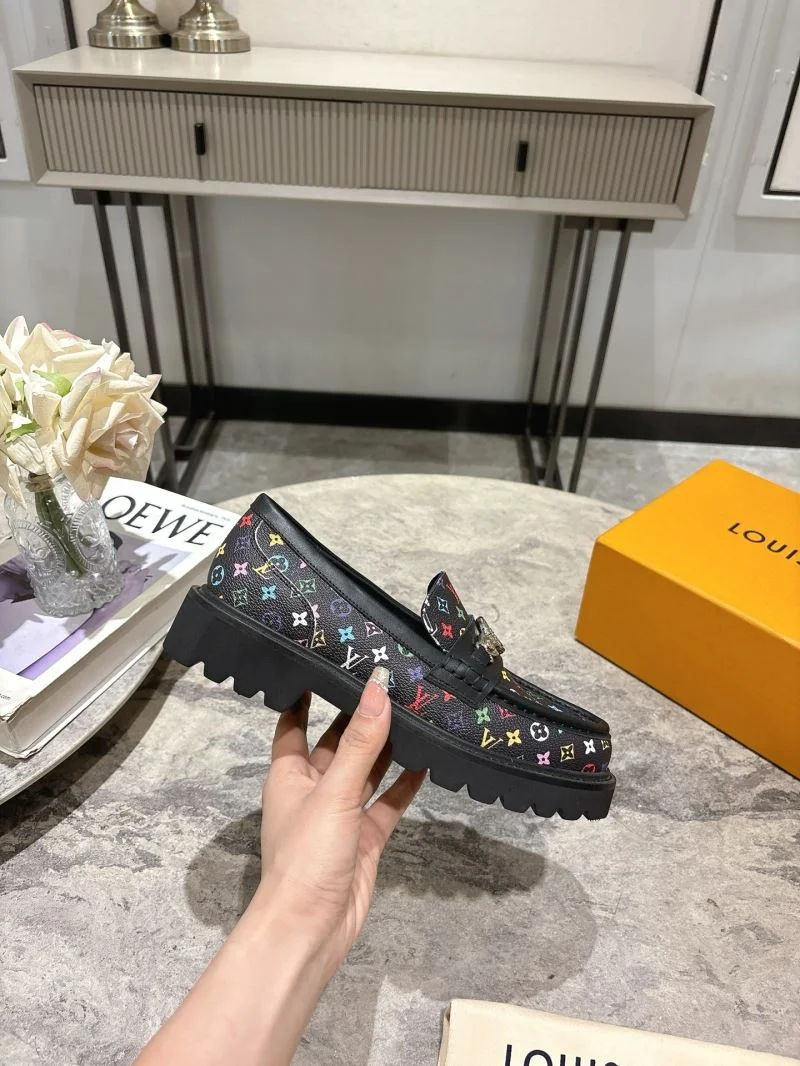 Louis Vuitton Low Shoes Durable 32308