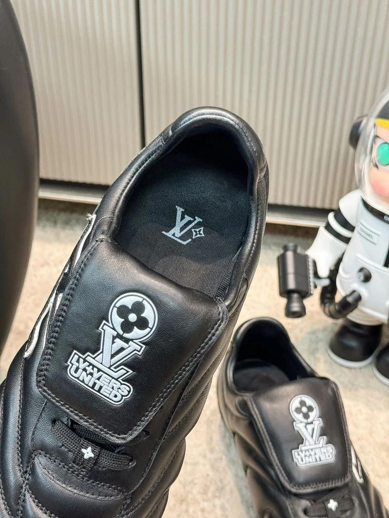 Louis Vuitton Low Shoes SmartChoice 32306
