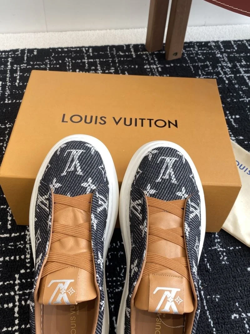 Louis Vuitton Low Shoes Stylish 32305