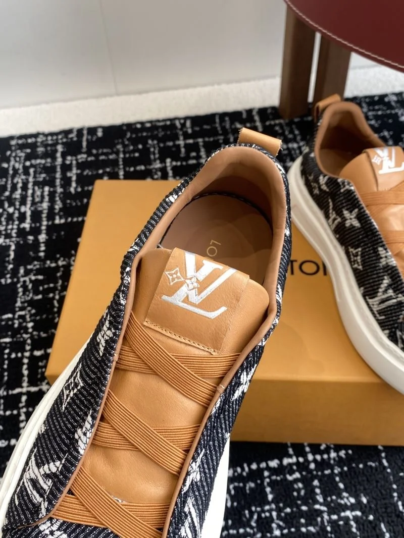 Louis Vuitton Low Shoes Stylish 32305