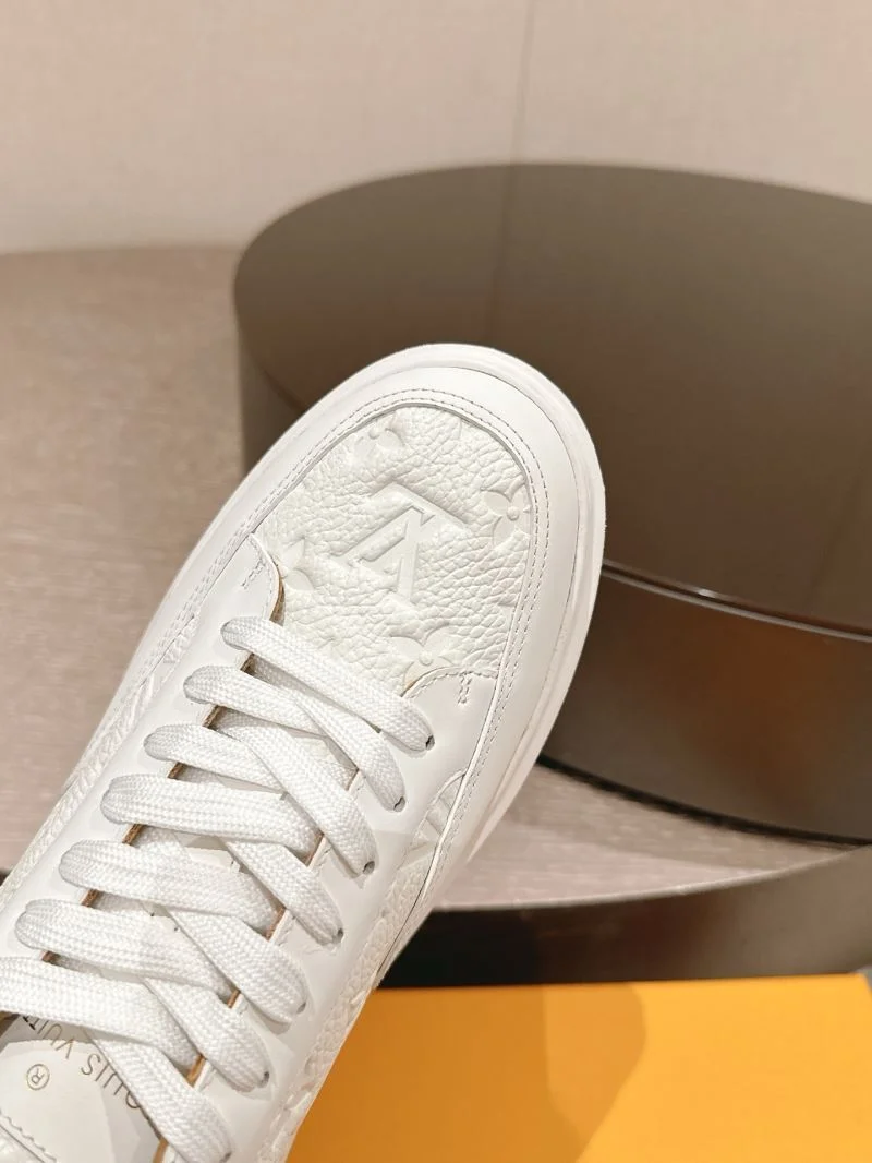 Supportive Louis Vuitton Low Shoes 32302