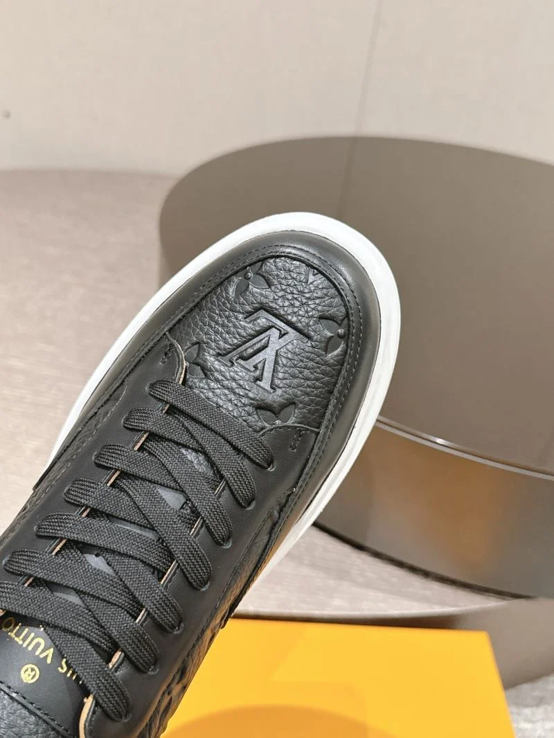 Louis Vuitton Low Shoes WaterResistant 32298
