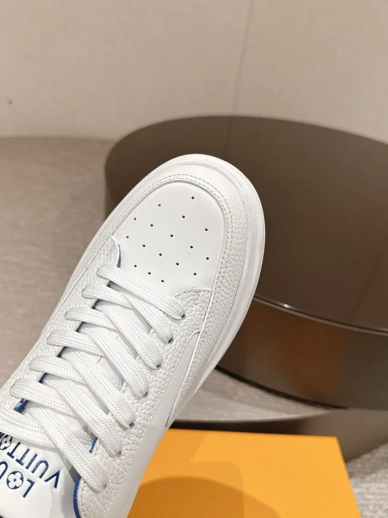 Versatile Louis Vuitton Low Shoes 32297