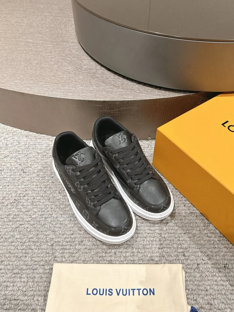 Louis Vuitton Low Shoes Compact 32290