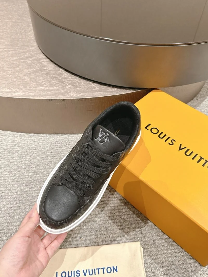 Louis Vuitton Low Shoes Compact 32290